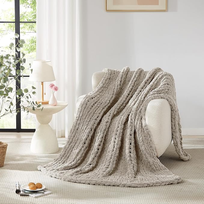 L'AGRATY Chunky Knit Throw Blanket - Image 4