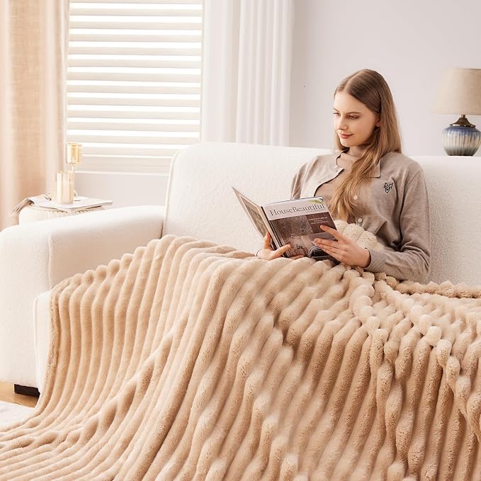 NEWCOSPLAY Fleece Ribbed Cozy King Blanket - Image 4