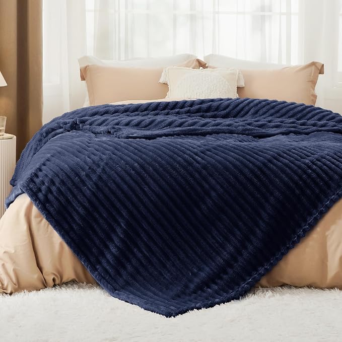 Bedsure Soft Queen Size Blanket - Image 3