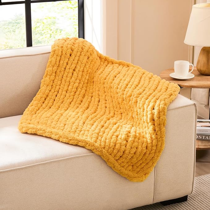 L'AGRATY Chunky Knit Throw Blanket by LAGRATY