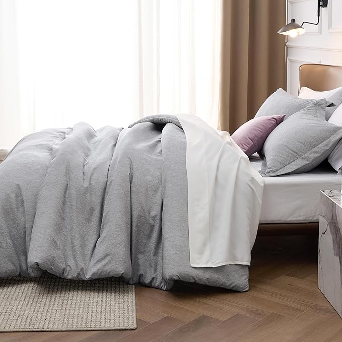 Bedsure Oversized Queen Comforter Set - Grey Soft Bedding for All Seasons, Cationic Dyed Bed Set, 3 Pieces, 1 Oversized Queen Size Comforter (98"x98") and 2 Pillow Shams (20"x26"+2")