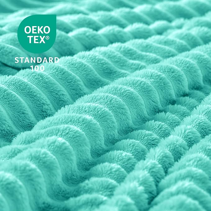 BEDELITE 3D Ribbed Jacquard Aqua Fleece Throw Blanket - Image 3