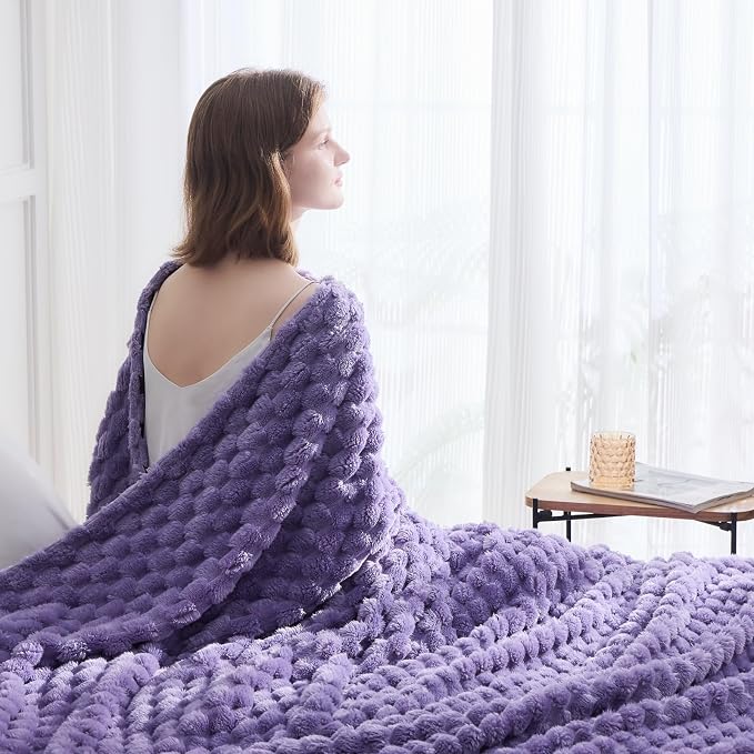 NEWCOSPLAY Fleece Clouds Cozy Queen Blanket - Image 3