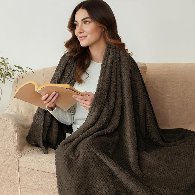 Exclusivo Mezcla Soft Waffle Fleece Bed Blanket King Size, Coffee | Lightweight - Image 4