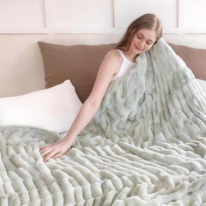 Ultra Soft Cozy Faux Fur Throw Blanket, Fuzzy Plush Thick Bubble Blanket by blunique