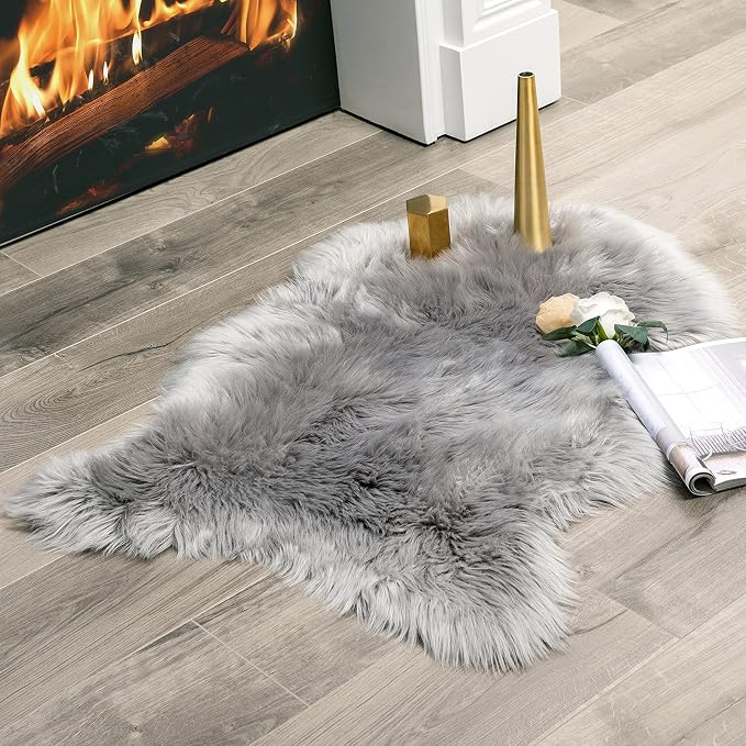 MIULEE Fluffy Area Rug 2x3 ft Faux Fur Sheepskin Rug by MIULEE