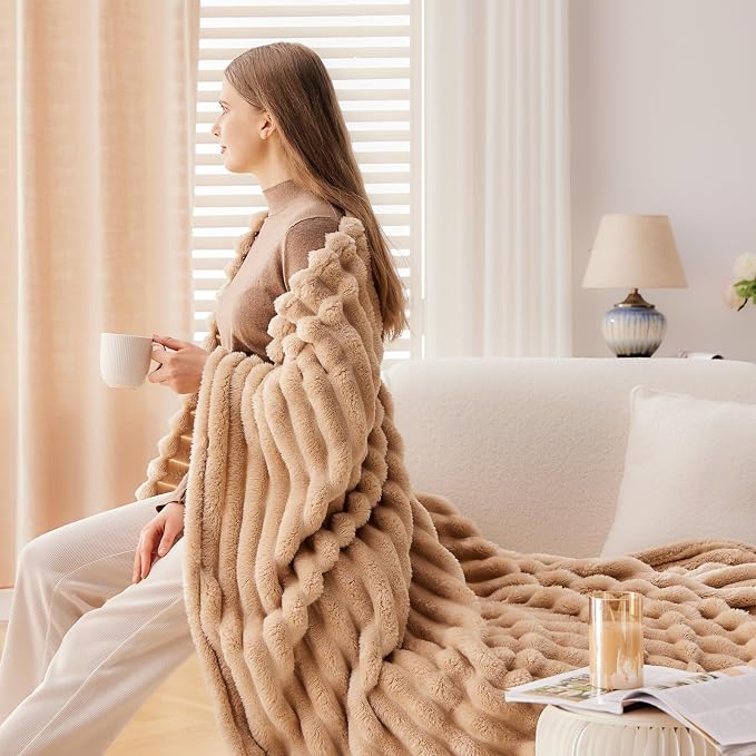 NEWCOSPLAY Fleece Ribbed Cozy Queen Blanket - Image 6