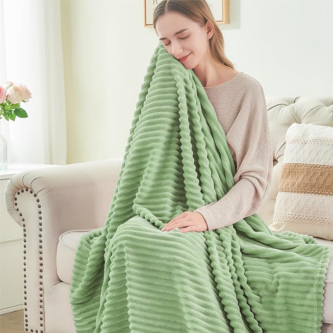BEDELITE 3D Ribbed Apple Green Fleece Twin Blanket - Image 4