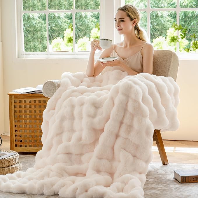 BENVWE Faux Fur Throw Blanket for Couch Bed - Image 7