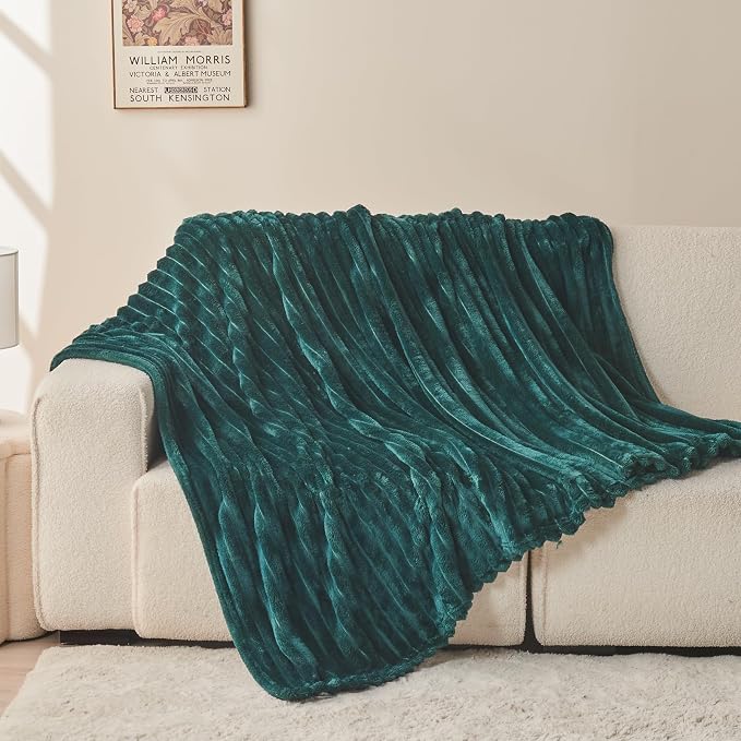 NEWCOSPLAY Fleece Ribbed Cozy Throw Blanket - Image 8