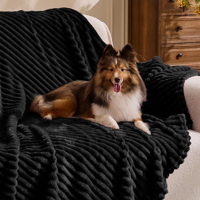 BEDELITE 3D Ribbed Jacquard Black Fleece Twin Blanket - Image 3
