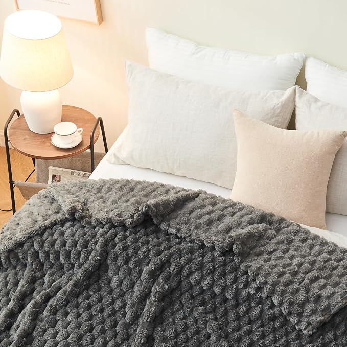NEWCOSPLAY Fleece Clouds Cozy Throw Blanket - Image 8