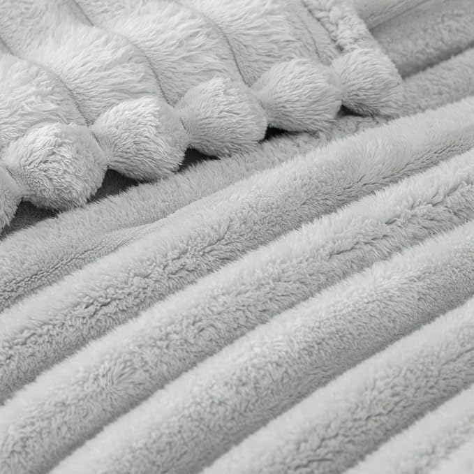 Exclusivo Mezcla Striped King Size Fleece Blanket - Image 4