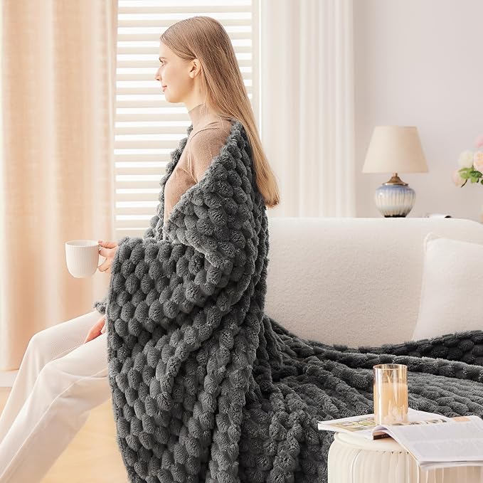 NEWCOSPLAY Fleece Clouds Cozy Throw Blanket - Image 4