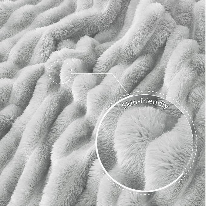 Exclusivo Mezcla Striped Fleece Throw Blanket - Image 5
