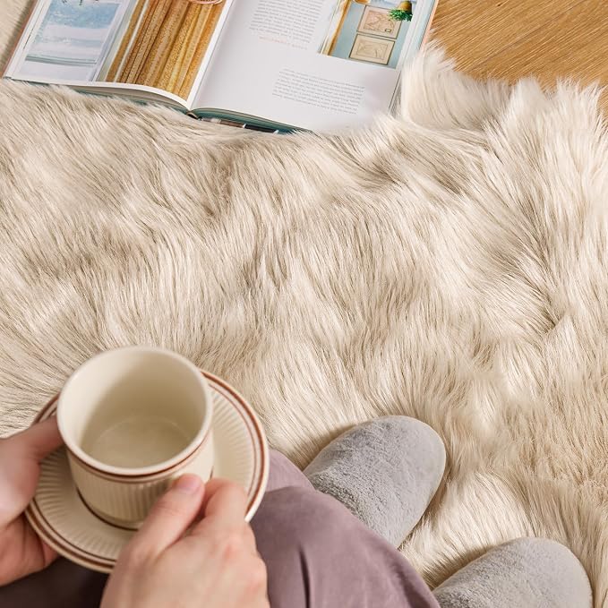 MIULEE Fluffy Area Rug 3x5 ft Faux Fur Sheepskin Rug - Image 3