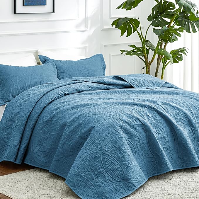 Love's cabin Quilts for Queen Bed Misty Blue Bedspreads Bedding Set - Lightweight Bedspread Comforter - Coin Pattern Bedding Coverlet for All Season - 3 Pieces (1 Quilt, 2 Pillow Shams)