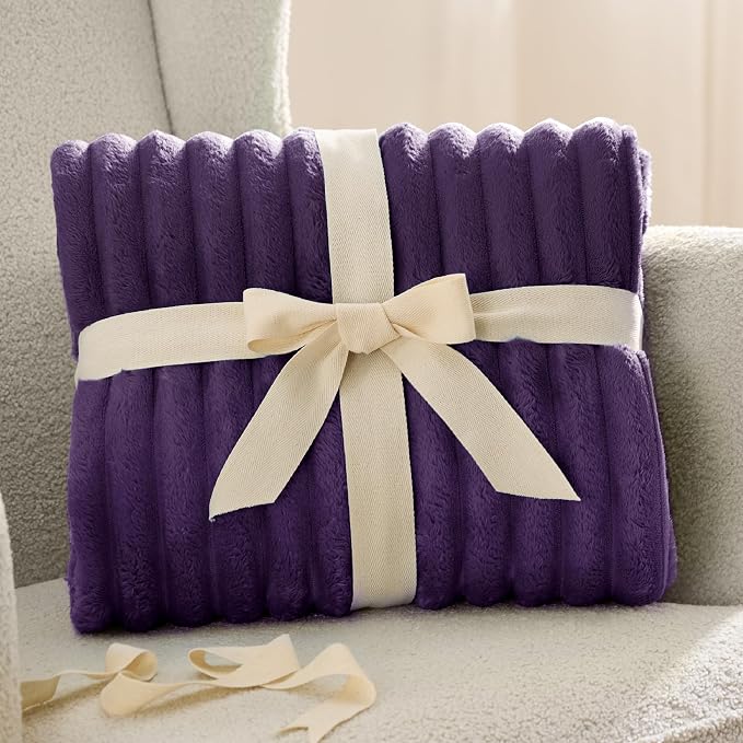 Bedsure Soft Full Size Fleece Blankets - Image 9