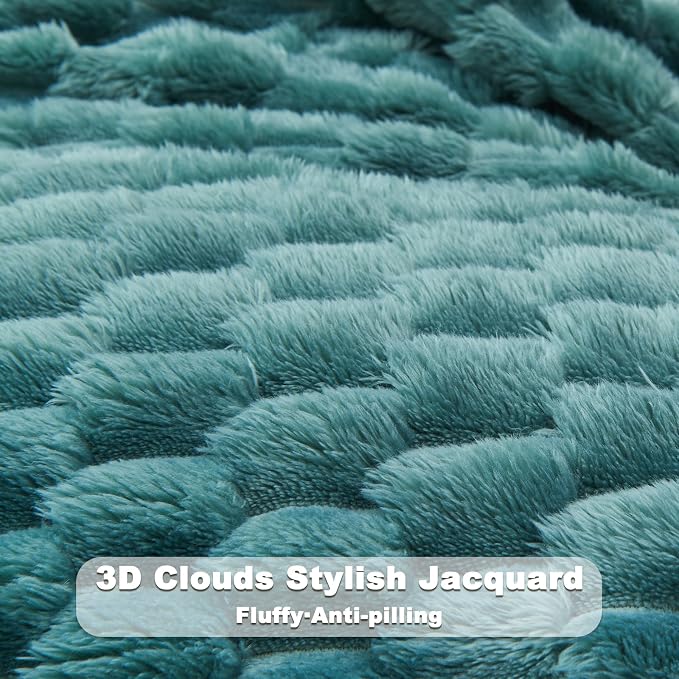 NEWCOSPLAY Fleece Clouds Cozy Throw Blanket - Image 5