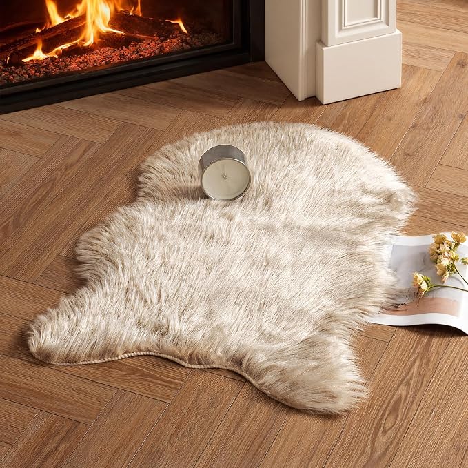 MIULEE Fluffy Area Rug 2x3 ft Faux Fur Sheepskin Rug by MIULEE