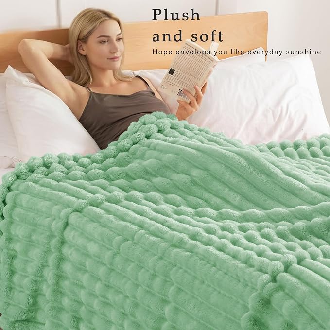 Exclusivo Mezcla Striped Queen Size Fleece Blanket - Image 2