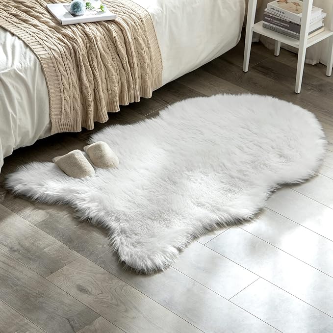 MIULEE Fluffy Area Rug 3'x5' Large Faux Fur Sheepskin Rug by MIULEE