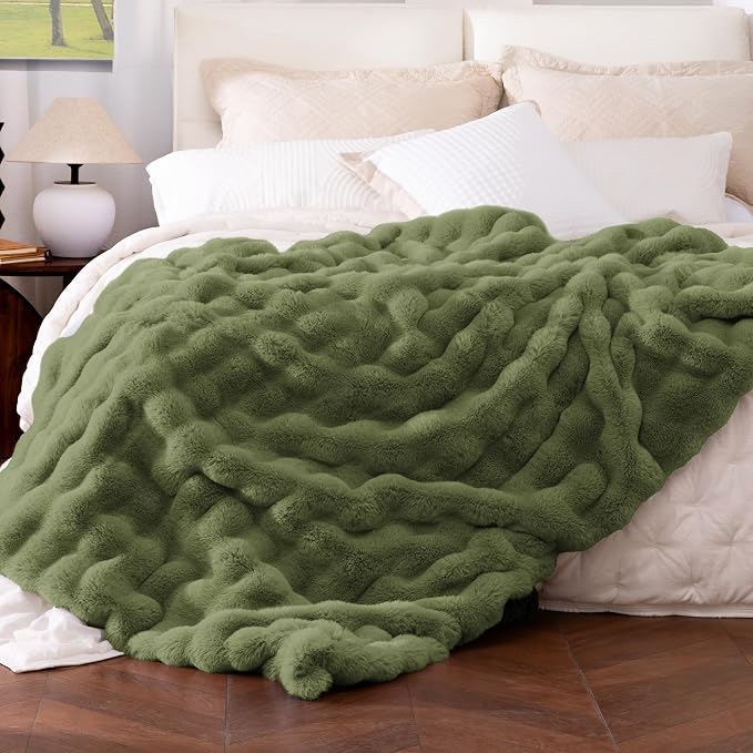 Ultra Soft Cozy Faux Fur Throw Blanket, Fuzzy Plush Thick Bubble Blanket by blunique