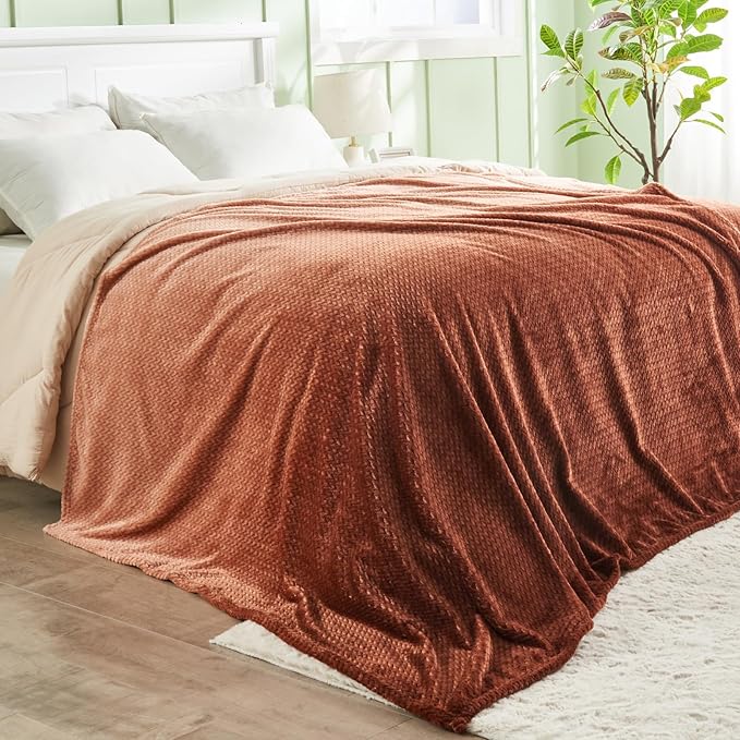 NEWCOSPLAY Super Soft Throw Blanket Ombre Coffee Premium Silky Flannel Fleece Leaves Pattern Lightweight Bed Blanket All Season Use (Ombre Coffee, Throw(50"x60"))