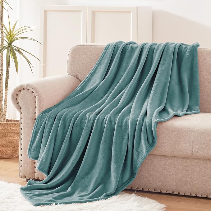 Exclusivo Mezcla Soft Fleece Throw Blanket - Image 3