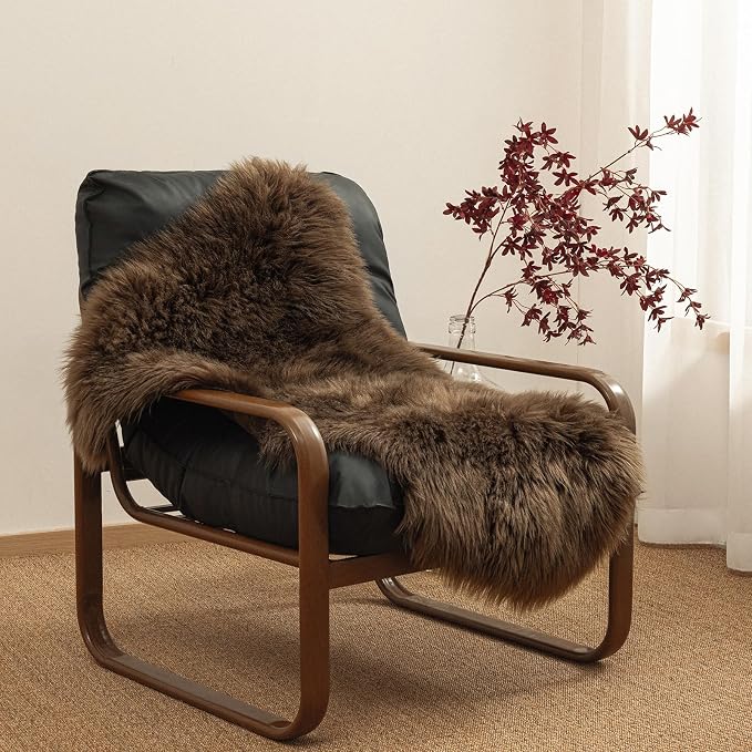 Ashler Faux Fur Rug, Fluffy Shaggy Area Rug Ultra Soft 2.3 x 3.3 Feet Sheepskin - Image 2