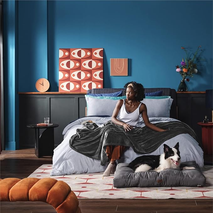 Bedsure GentleSoft Fleece Blankets King Size Dark Grey - Image 7