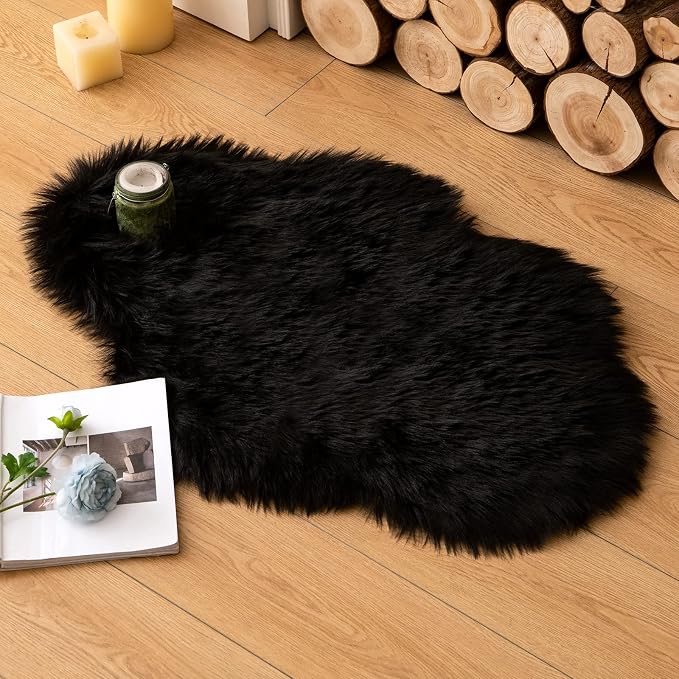 MIULEE Fluffy Rug Soft Shaggy Faux Fur Area Rug Luxury Plush Cloud Shape Carpet by MIULEE