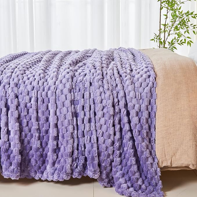 NEWCOSPLAY Fleece Clouds Cozy King Blanket - Image 7