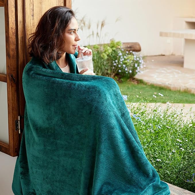 Exclusivo Mezcla Fleece Throw Blanket for Couch, Sofa, 300GSM Super Soft and Warm Blankets, Teal Throw All Season Use, Cozy, Plush, Lightweight, 50x60 Inches
