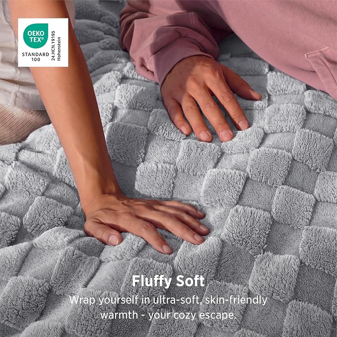 Bedsure GentleSoft Full Size Blankets - Image 2