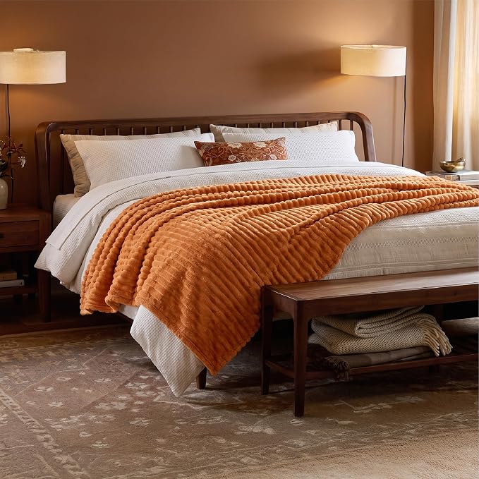 Bedsure Soft Full Size Fleece Blankets - Image 9