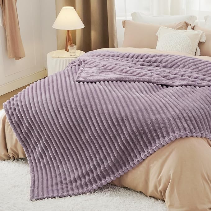 Bedsure Full Size Fleece Blankets - Image 7