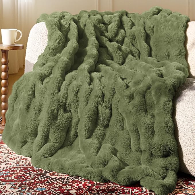 Ultra Soft Cozy Faux Fur Throw Blanket, Fuzzy Plush Thick Bubble Blanket by blunique