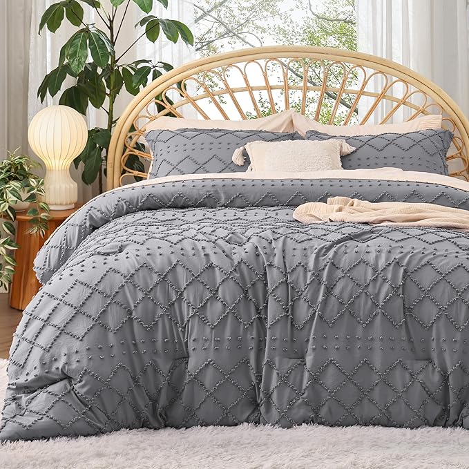 Bedsure California King Comforter Set - Grey Comforter, Boho Tufted Shabby Chic Bedding for Kids, 3 Pieces Vintage Farmhouse Bed Set for All Seasons, Fluffy Soft Bedding with 2 Pillow Shams