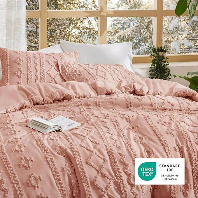 Bedsure Tufted Boho Comforter Set Queen Size - Pink Boho Bed Set, GentleSoft™ 3 Pieces Farmhouse Shabby Chic Embroidery Bedding, Gifts for Woman, Soft Jacquard Queen Comforter for All Seasons