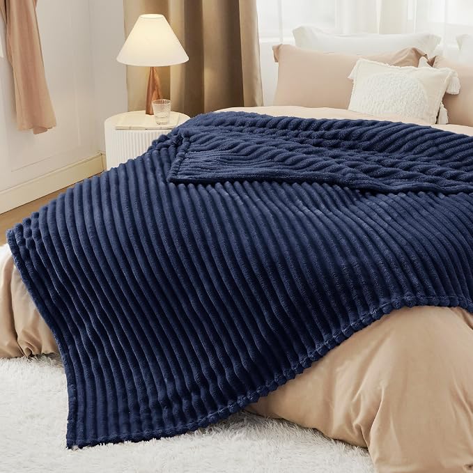 Bedsure Soft Cal King Size Blanket - Image 7