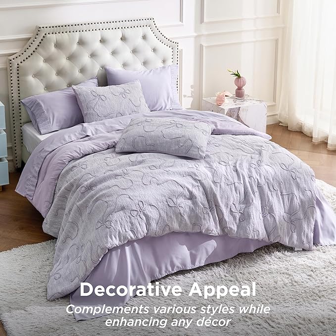 Bedsure Queen Size Comforter Set, Light Purple Boho Tufted Bed Set, 3D Puffy Jacquard Bedding Queen Size, 3 Pieces, 1 Farmhouse Shabby Chic Embroidery Comforter with Bow Pattern & 2 Pillow Cases