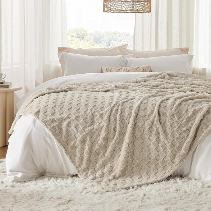 Bedsure GentleSoft Full Size Blankets - Image 5