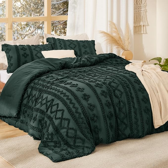 Bedsure Tufted Boho Comforter Set King Size - Emerald Green Boho Bed Set, GentleSoft™ 3 Pieces Farmhouse Shabby Chic Embroidery Bedding, Gifts for Woman, Soft Jacquard King Comforter for All Seasons