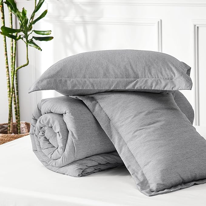 Bedsure Oversized Queen Comforter Set - Grey Soft Bedding for All Seasons, Cationic Dyed Bed Set, 3 Pieces, 1 Oversized Queen Size Comforter (98"x98") and 2 Pillow Shams (20"x26"+2")