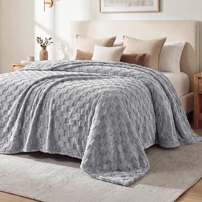 Bedsure GentleSoft Blankets Queen Size - Image 8