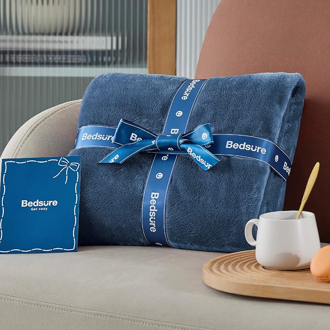 Bedsure GentleSoft Fleece Throw Blanket Blue - Image 7