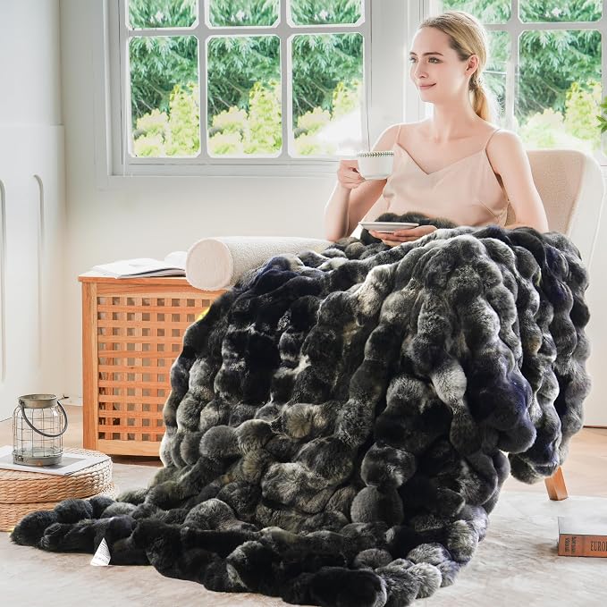 BENVWE Fluffy Faux Fur Throw Blanket - Image 4