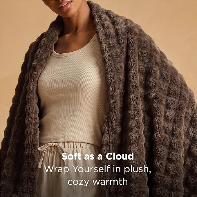 Bedsure 3D Fleece Bubble Blanket - Image 2