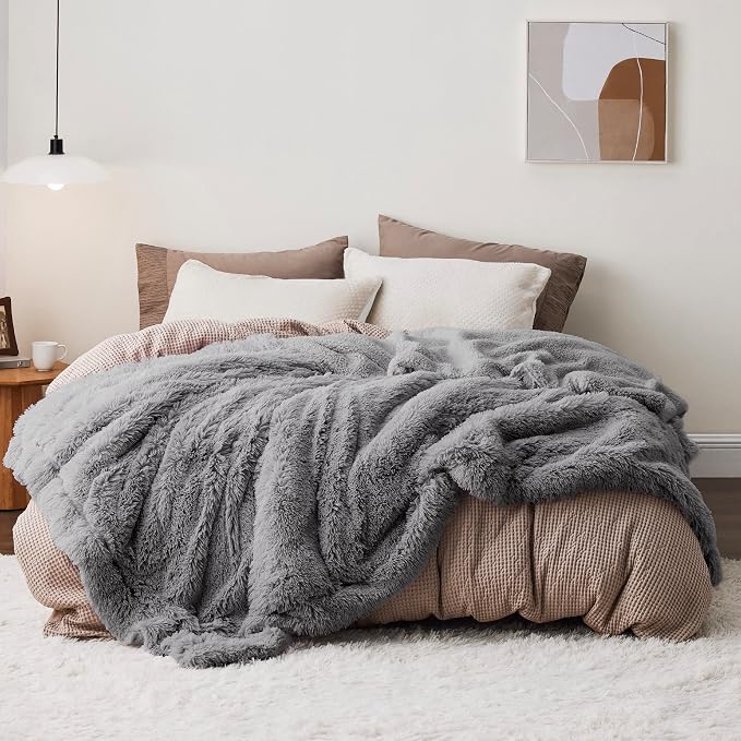 Bedsure GentleSoft Fluffy Grey Blankets Queen Size by Unknown